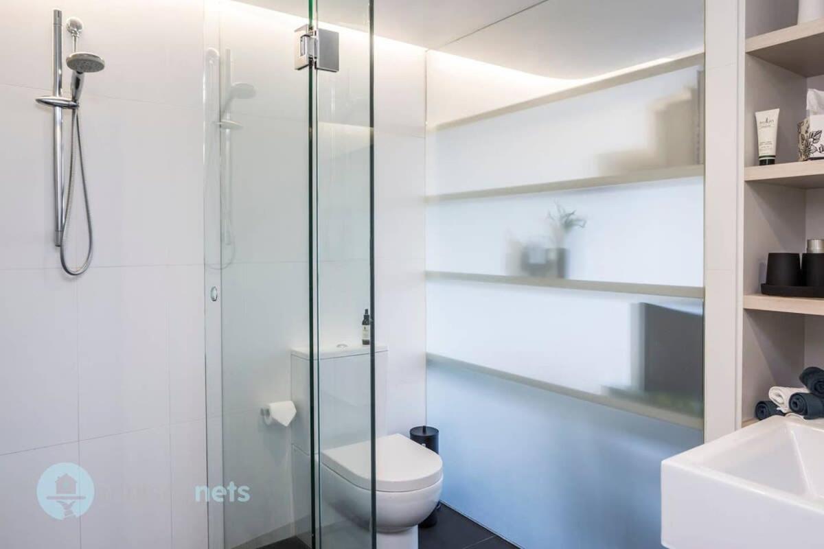 1 Bedroom Apt With Parking Walk To Anu Apartment